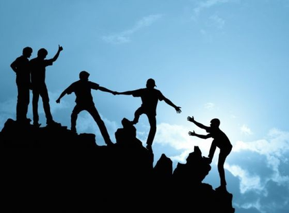 Gl�ubige st�tzen sich gegenseitig � Teil 1