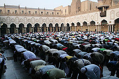 Muslime im Ramad�n: Wie sie sind und wie sie sein sollten 