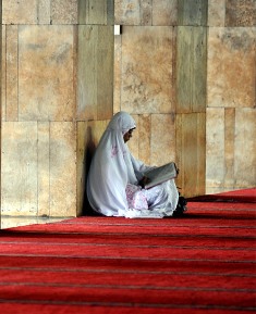 La mujer y el ayuno de Ramad&aacute;n 